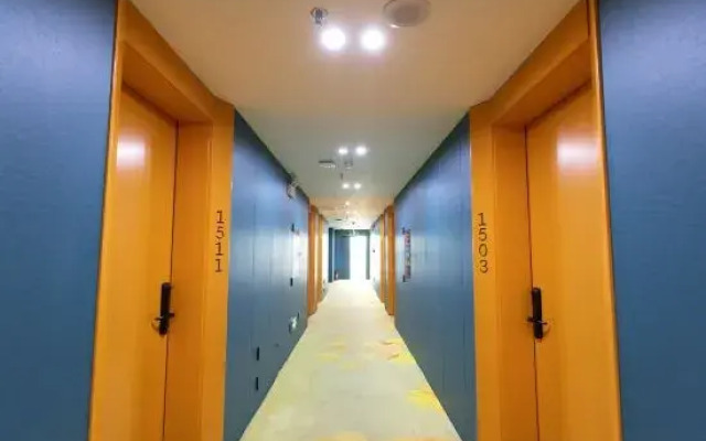Yafeng Hotel (Xinyang Libao Square Wanxiangcheng Branch)