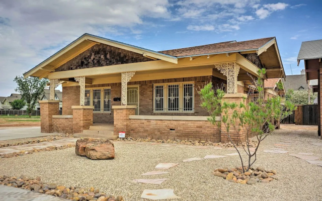 Inviting Lubbock Home > 1 Mi to Downtown