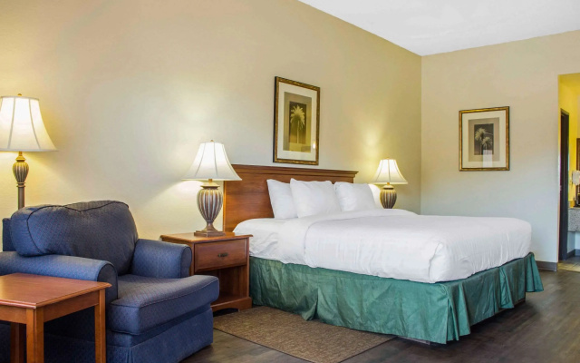 Quality Inn Benson I-10 Exit 304