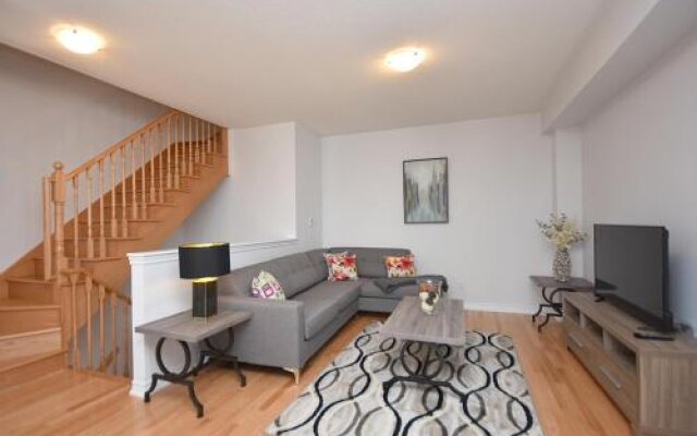 Royal Stays - Townhome Collection in Oakville ON