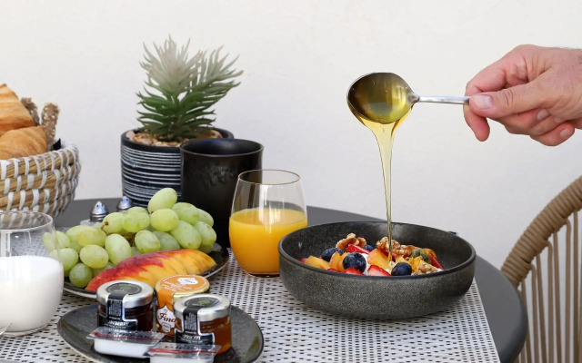 Arxegono Cave Houses Santorini