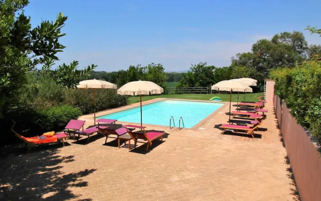 Farmhouse in Montalto Near Sandy Beach