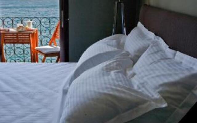 Mosaic Venetian Harbour Suites