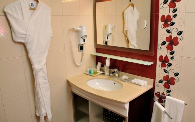 Dolphin Royal Suites