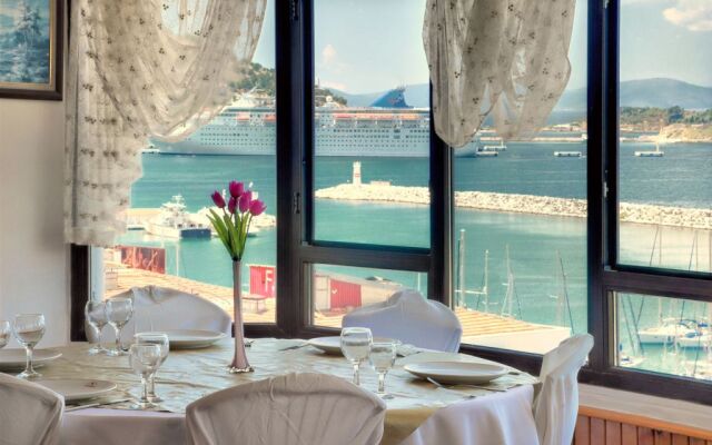 The View City Hotel