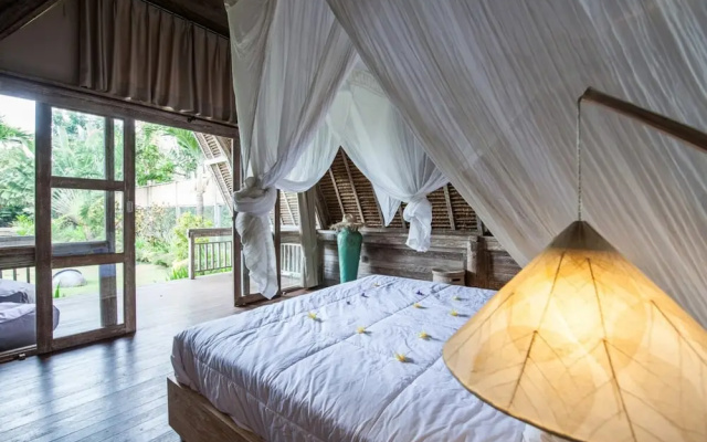 Villa Bora Bora – Guest Rooms – Tibubeneng