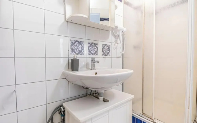 Modern 2BR Apt Longstay Sleeps 5