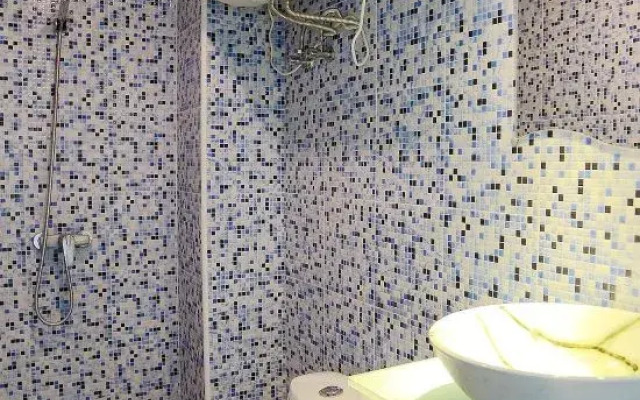 Paoju Factory Youth Hostel (Beijing Summer Palace Subway Station Branch)