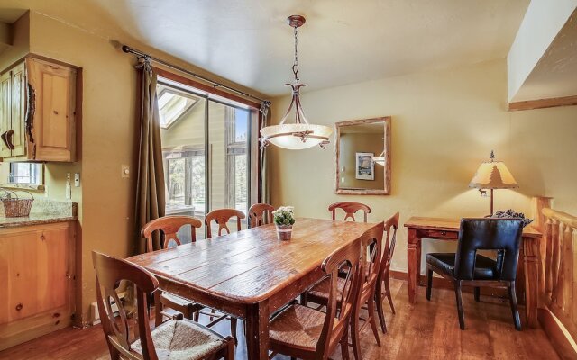 Cedars 53 3 Bedroom Condo by RedAwning