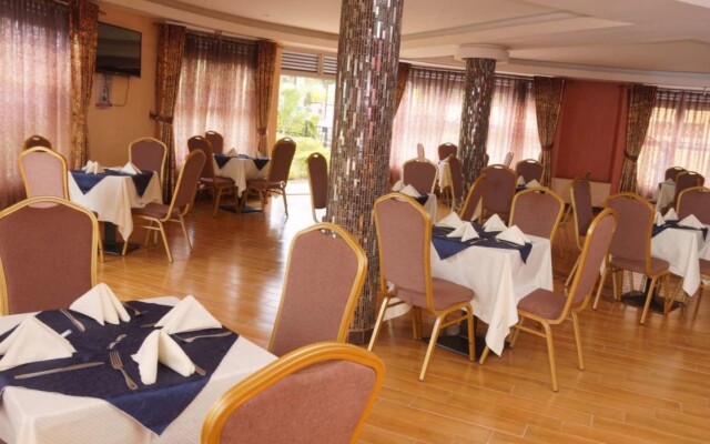 Nican Resort