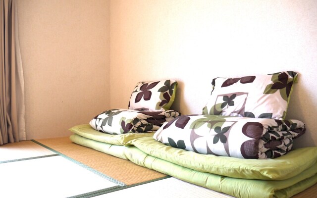Guesthouse Osaka Tengachaya Station front hall
