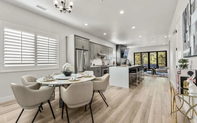 Cottonrose Flagstaff