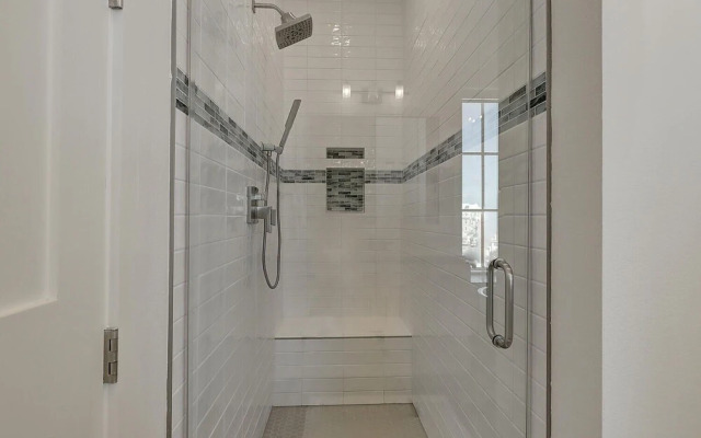 The Great White 306 DAR