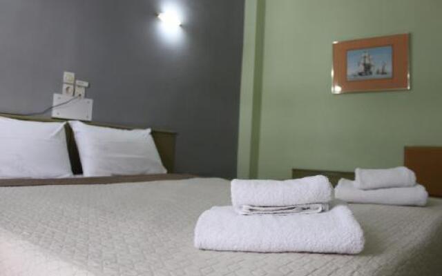 Hotel Avra