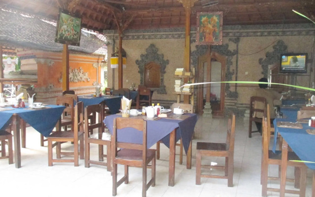Adus Beach Inn