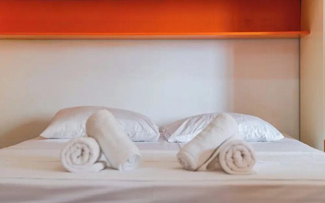 Orange Seaview Studio