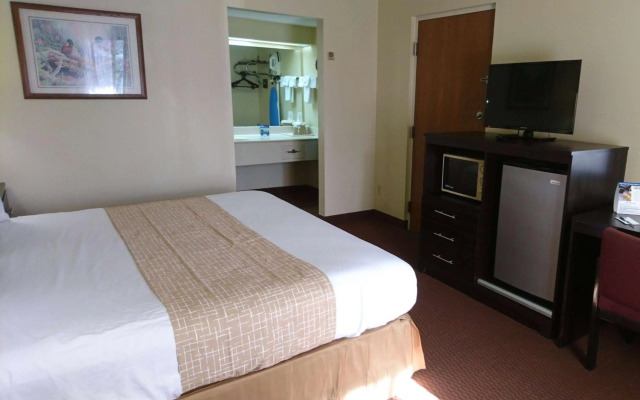 Travelodge By Wyndham Knoxville East