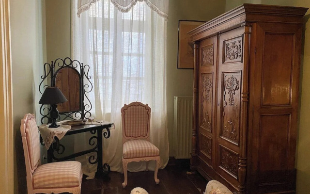 Seaside Neoclassical Property in Vaporia Ermoupoli