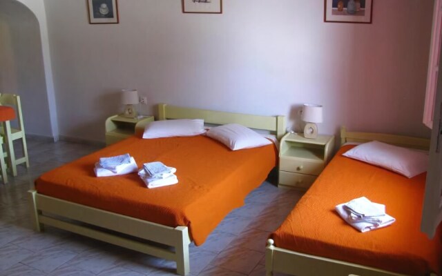 Anna Rooms & Studios