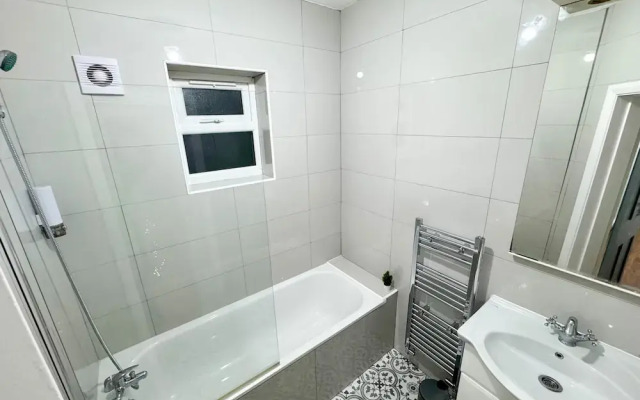 Modern North London Retreat - 7 Bedrooms