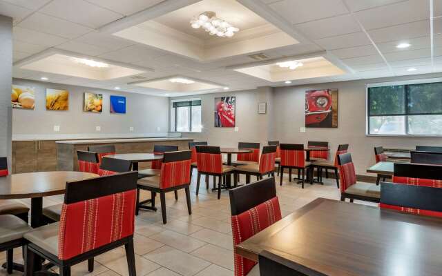 Comfort Inn Near Greenfield Village