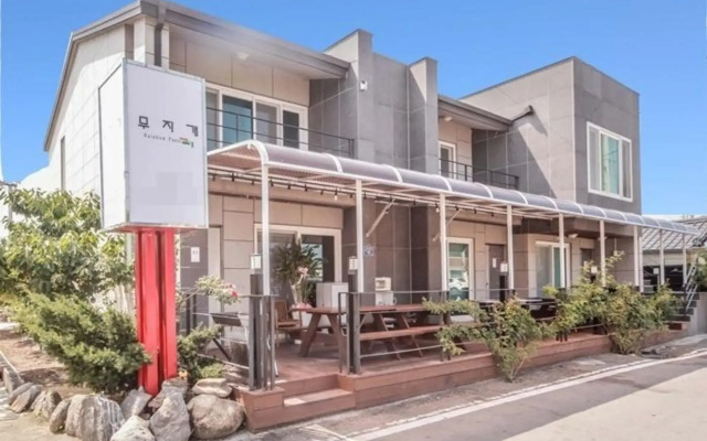 hotelImage