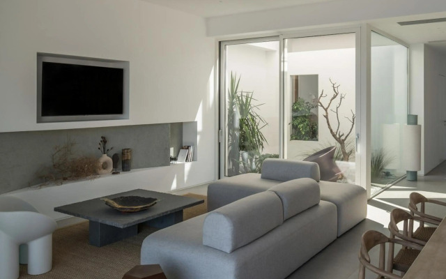 Villa Mimaze Minimalist Living