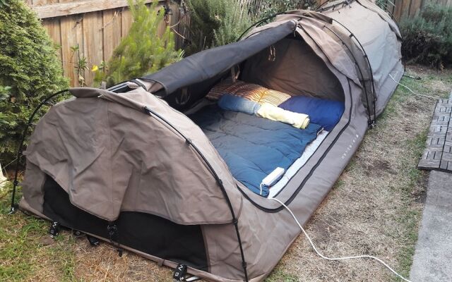 Abbotsford Private Rooms & Pods @ 15 Charles Homestay