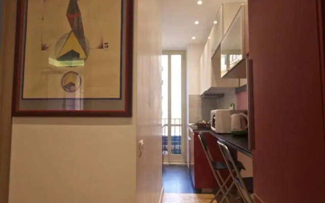 Piramide House