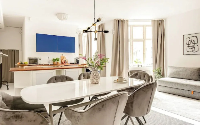 Sanders City - Spacious Studio Apartment