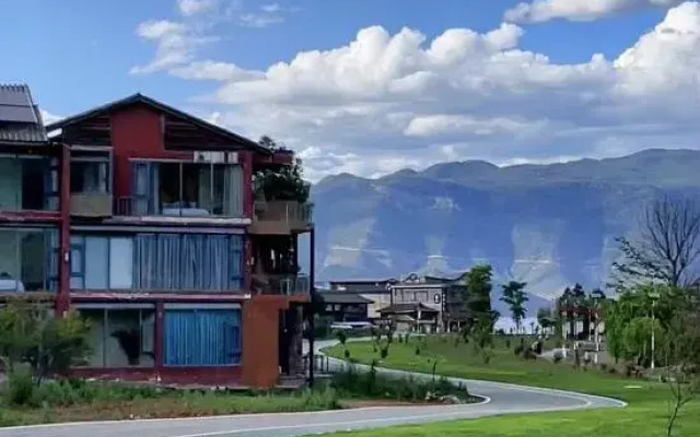 Wuhu Liangsu Inn (Daluoshui Wharf)
