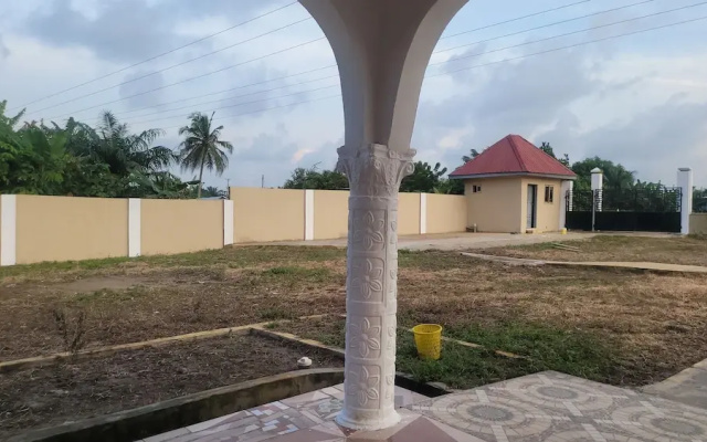 Assembly Hotel - Esiama