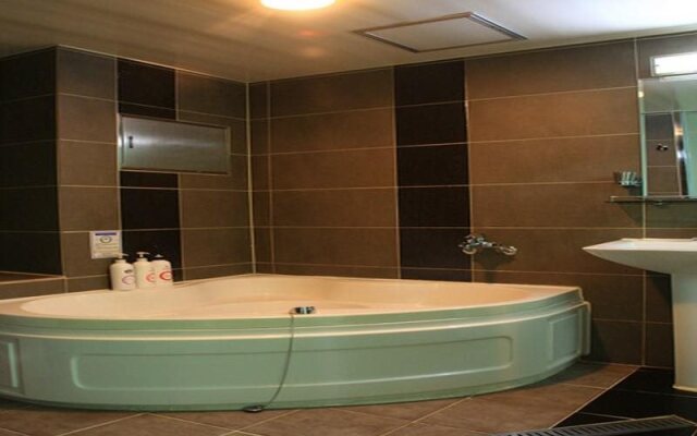 Hotel Cest Tien