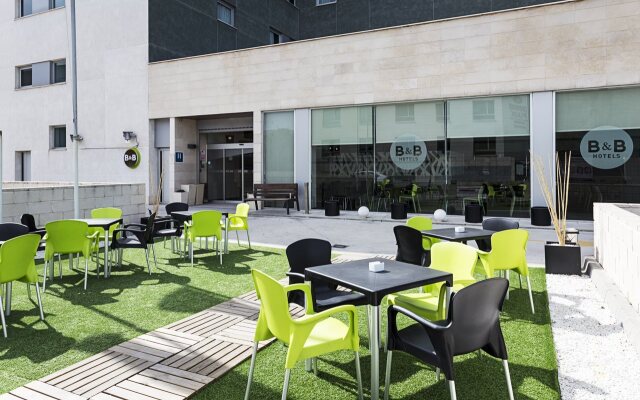B&B Madrid Aeropuerto T1 T2 T3