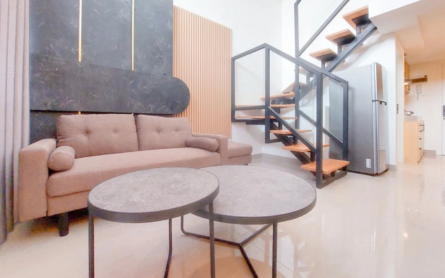 Spacious and Comfort Studio Loft at Kingland Avenue Apartment