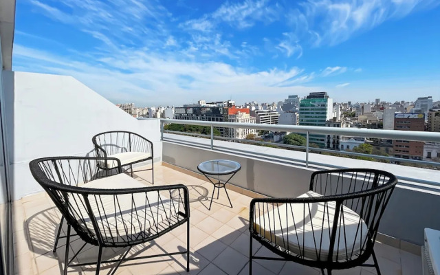 Studio Apartment on 13th Floor With Balcony Terrace