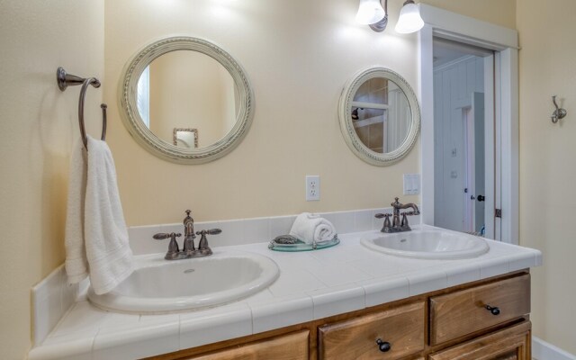 Baywood Shores Bed & Breakfast