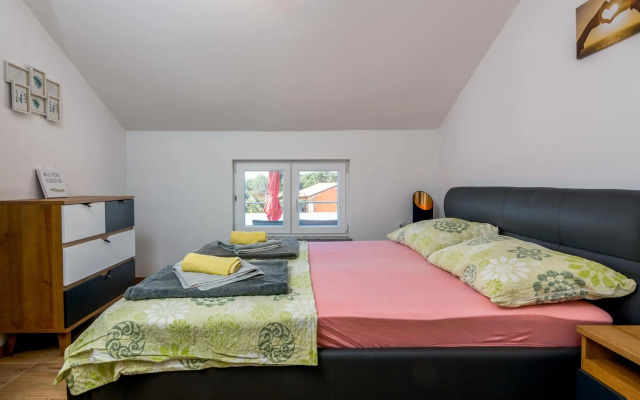 Family friendly house with a swimming pool Pomer, Medulin - 19050