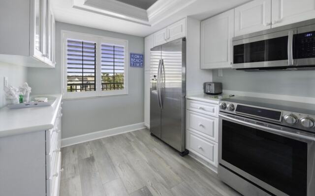 Loggerhead 314 2 Bedroom Condo by RedAwning