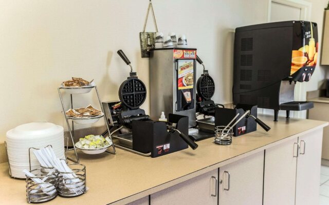 MainStay Suites Wilmington - University Area