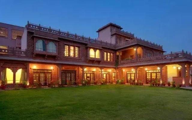 Treehouse Raj Bagh A Boutique Heritage Hotel
