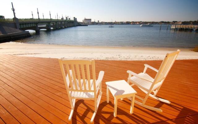 Edgewater Inn