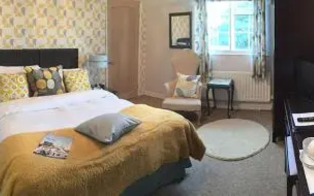 The Chestnuts Hotel