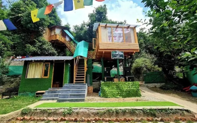 Manali Treehouse And Cafe