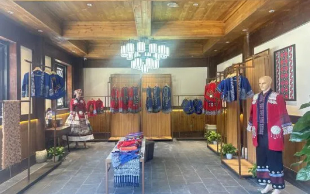 Xingwen Chan Yi Shihaitingyuan Hotel – People – Yibin