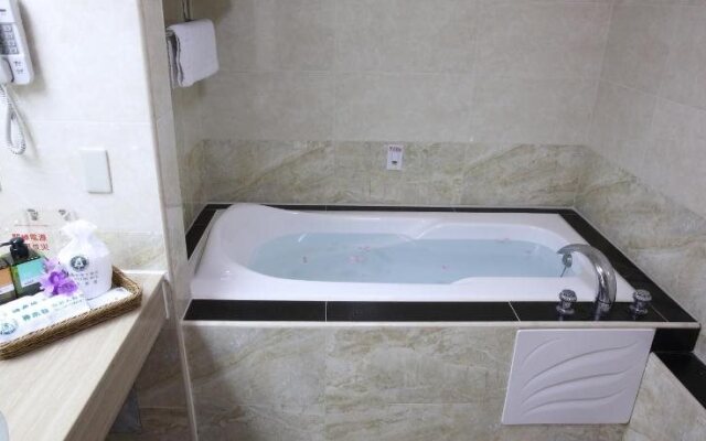 Utopia Holiday Hotel