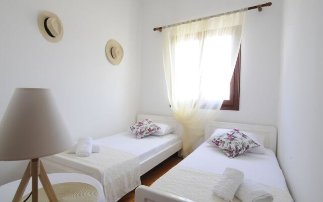 Traditional Greek Maisonette Antiperni