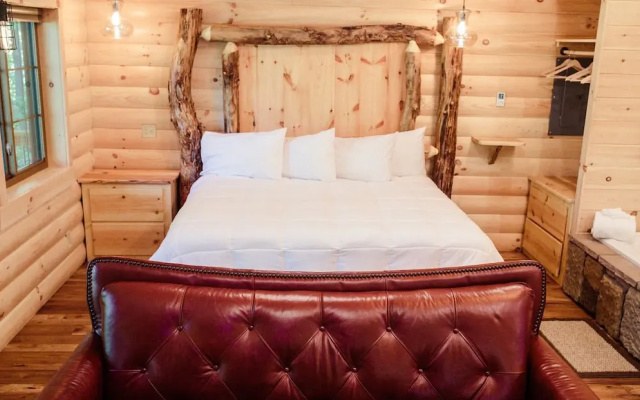 Cricket Hill Treehouse Cabins