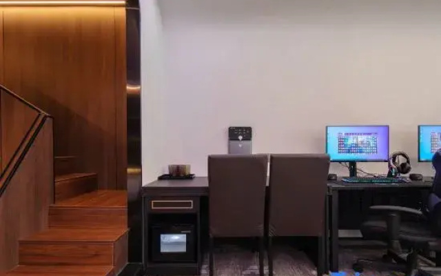 Aike Smart Esports Hotel (Yantai University Branch)
