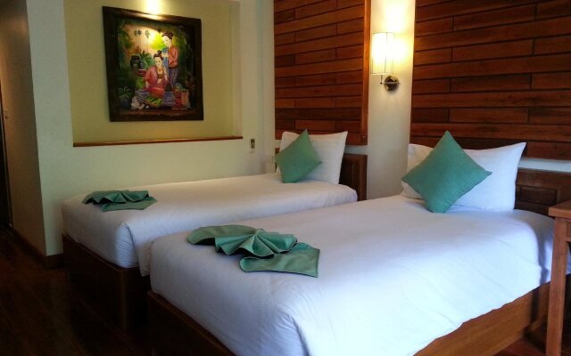 Meet Holiday Hotel